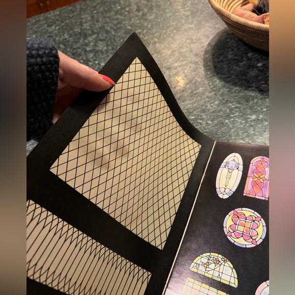 Dollhouse Stained Glass Window book 🌟 - Picture 4 of 9